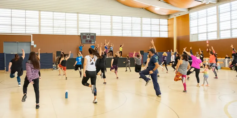 Èxit de participació a la masterclass de zumba solidària al pavelló