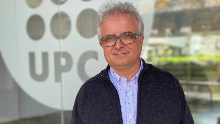 El grup Biocomsc de la UPC, amb el calderí Daniel López Codina, rep una de les medalles Josep Trueta per la feina d’anàlisi i predicció durant la pandèmia