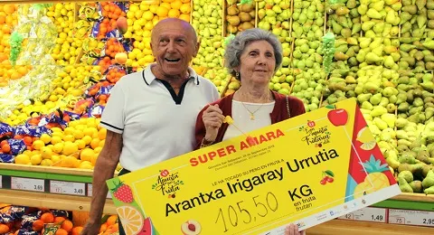 La campaña “Apuesta por la fruta” cierra su primera edición con 20.170 piezas de fruta repartidas.