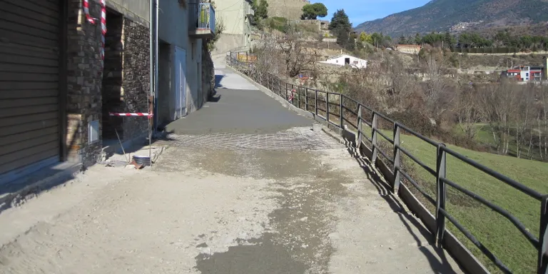 Renovació del ferm i la xarxa d'aigua al carrer Sant Sebastià de Castellciutat