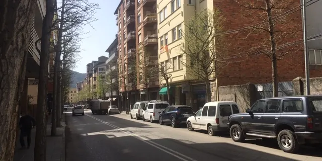 Una noia ferida greu a la Seu després de caure des d'una teulada