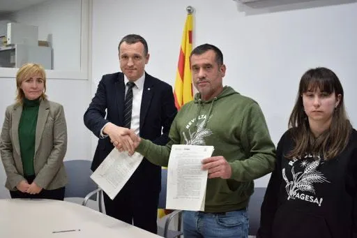 Desconvocat el tall de carreteres de la pagesia catalana arran de l'acord d'un paquet de mesures amb la Generalitat