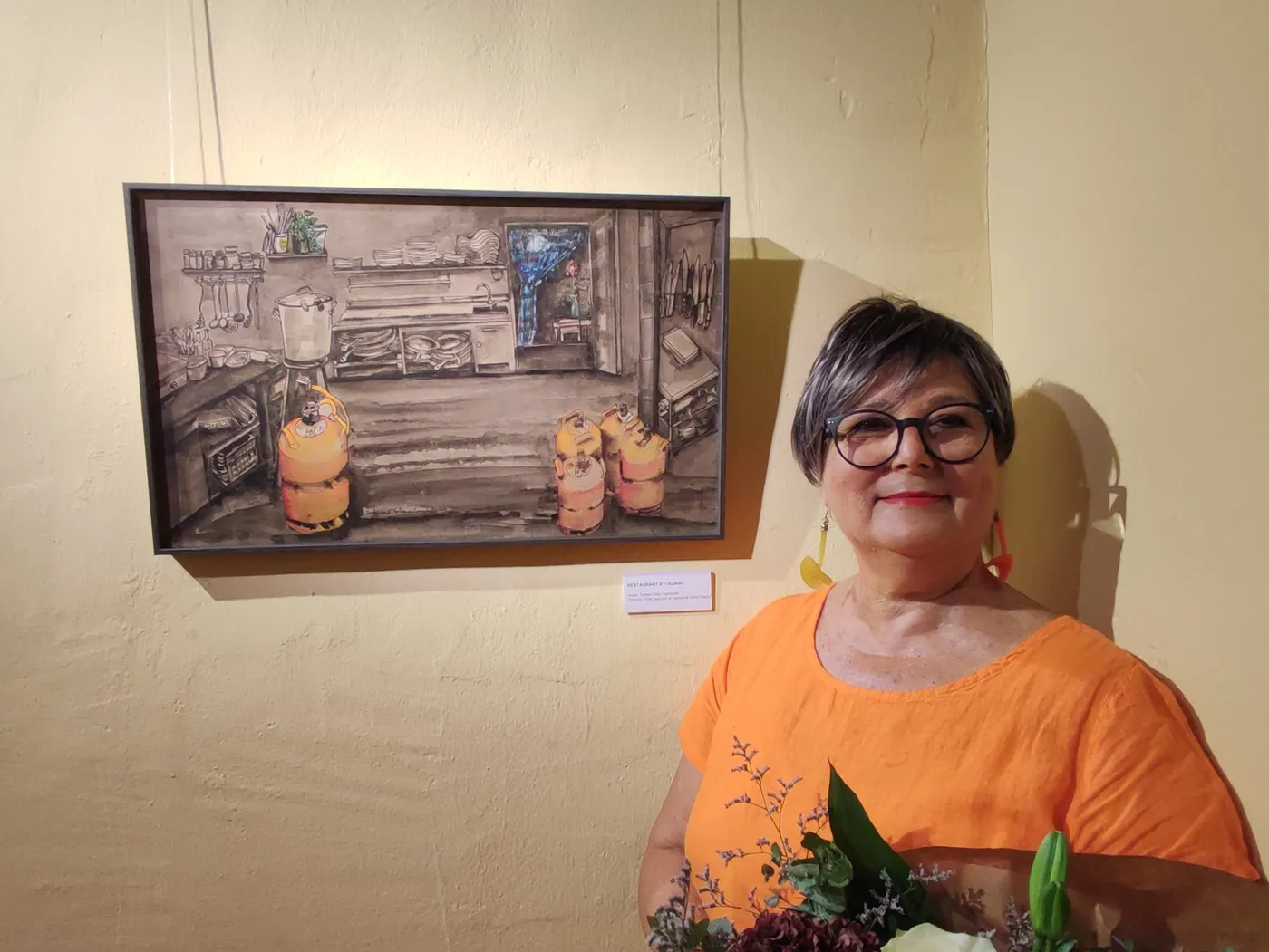 L’artista Teresa Felip entra als restaurants de Cambrils per copsar el tràfec de les cuines