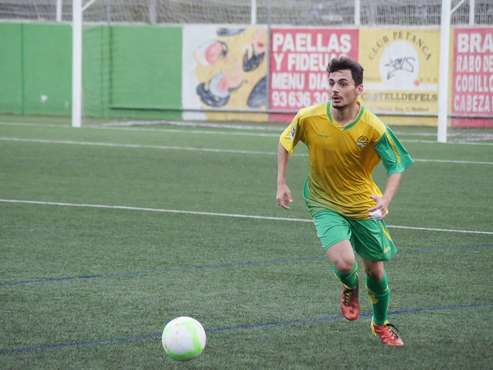 El lateral esquerra de l'Olímpic Pol