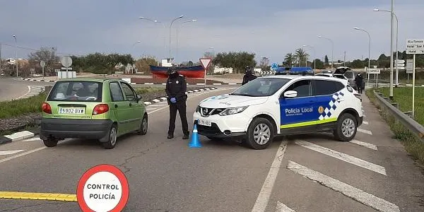 La Policia Local d’Altafulla denuncia 15 persones per no complir amb les restriccions de mobilitat aquest cap de setmana