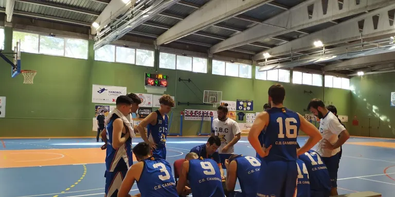 El CB Cambrils perd a casa davant el Teresianes
