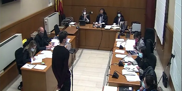El jove acusat de lesionar dos mossos en un tall a la C-25 nega les agressions
