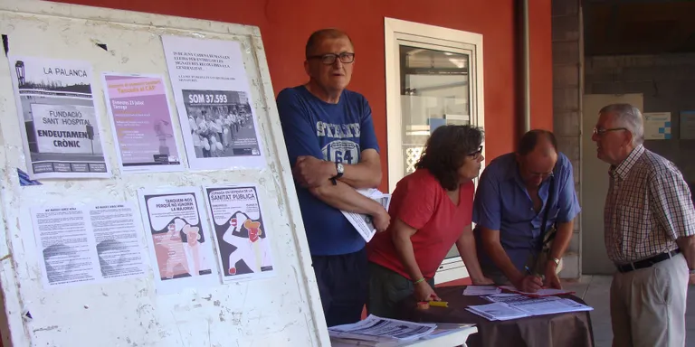 Taula informativa a la Seu per rebutjar el Consorci sanitari de Lleida