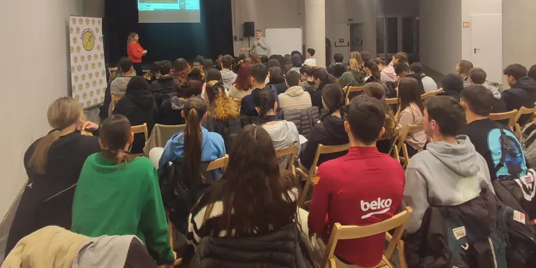 El programa Benestar Jove de Cambrils forma part d’un catàleg d’experiències locals de joventut a nivell estatal