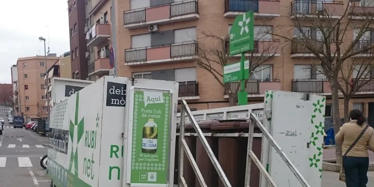 Ja es poden reciclar els arbres de Nadal
