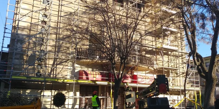Part de l'oposició afirma que ha aconseguit aturar la tala d'arbres a la plaça Catalunya