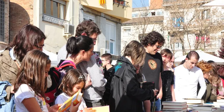 El primer Sant Jordi festiu en 10 anys
