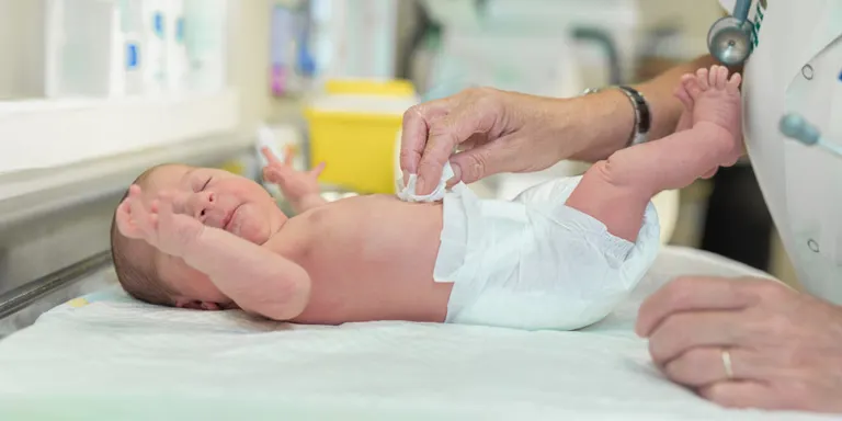 L'Hospital de Calella implanta l'alta precoç en el postpart quan hi ha risc baix