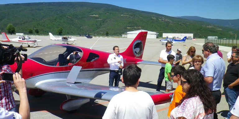 L'Aeroport Andorra-La Seu acull la presentació de l'avió Bristell Classic