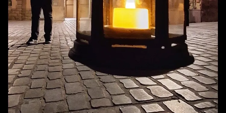 Una cinquantena de persones participen al primer “Camins de bruixes” nocturn