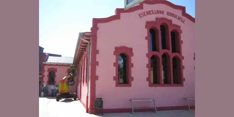 Continuen les obres de millora del centre cívic 'L'Escorxador'