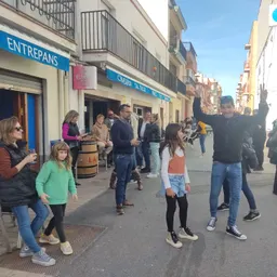 #2870 - Connexió en directe amb els guanyadors del 5è premi de la Loteria de Nadal - episode art