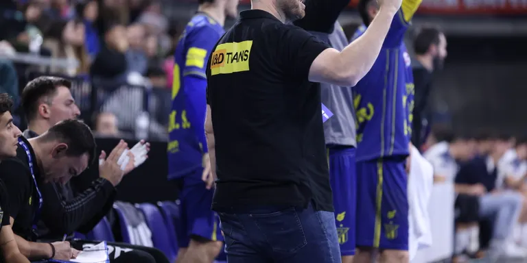 IRUDEK BIDASOA IRUN SE DESANGRA EN EL CLÁSICO: LESIONES, ERRORES Y EXCLUSIONES LO CONDENAN