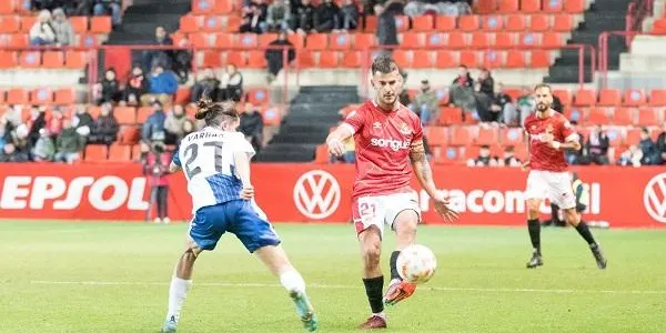Pèssima primera part del Nàstic, que dicta sentència en la derrota davant el Sabadell (0-1)
