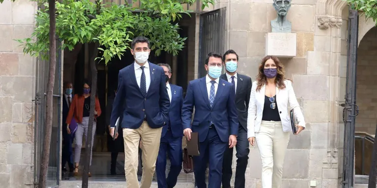 El Govern aixecarà divendres la restricció de 10 persones a les trobades i la limitació d'aforament a centres religiosos