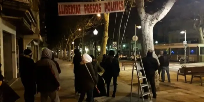 La CUP presenta denuncia als Mossos d’Esquadra arran dels incidents per part d’un grup d’encaputxats