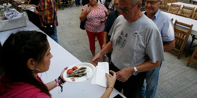 1a edició de l’esmorzar de veremadors a la plaça del Blat