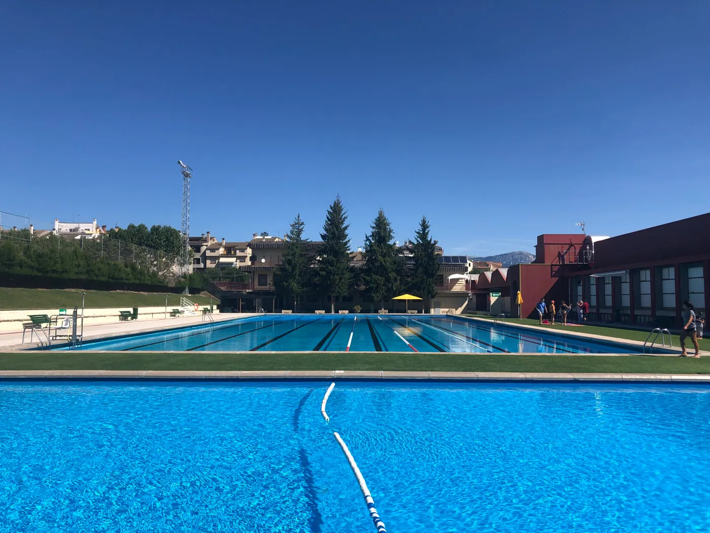 Infants, gent gran i embarassades poden entrar lliurement a les piscines municipals fins dilluns