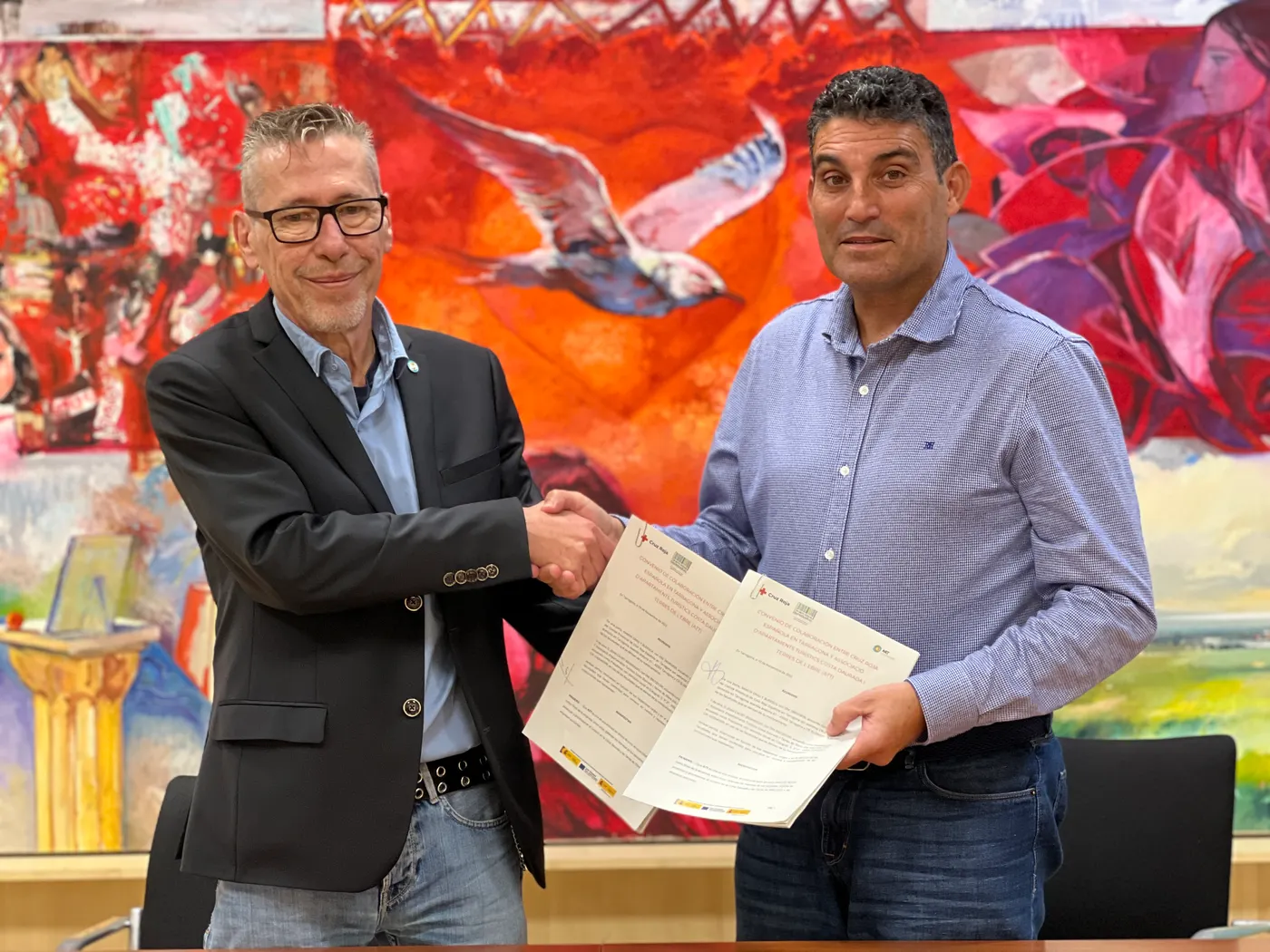 L’Associació d’Apartaments Turístics i Creu Roja signen un conveni per fomentar la inserció laboral