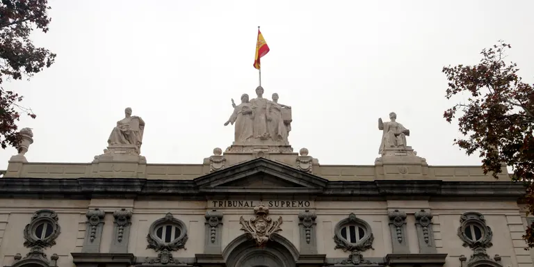 El Suprem estableix que els 15 minuts de cortesia per fitxar a l'inici de la jornada laboral són temps treballat