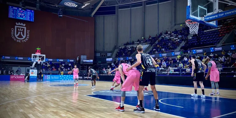 El Lenovo Tenerife força el tercer partit de semifinals