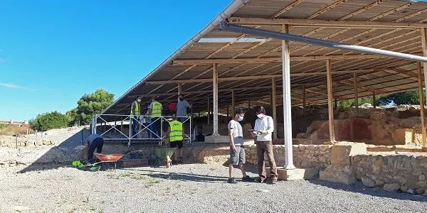 L'excavació a la Vil·la Romana dels Munts permetrà preparar el terreny per instal·lar la nova coberta de la Domus