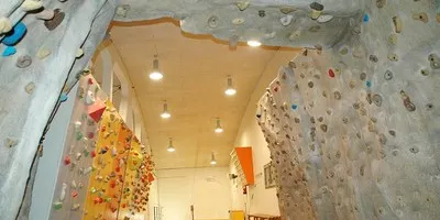 Adjudicada la remodelació i ampliació del búlder d’escalada del Poliesportiu Municipal de la Seu d’Urgell