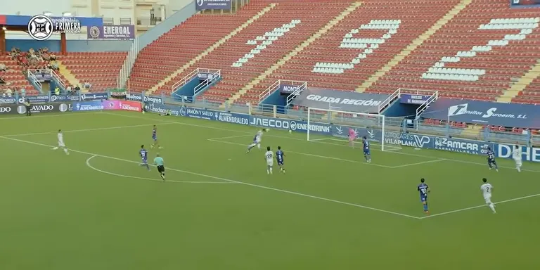 EL REAL UNIÓN BORRA SU BRILLANTE PRIMERA MITAD PERO LOGRA SALVAR UN PUNTO (2-2) EN ALMENDRALEJO