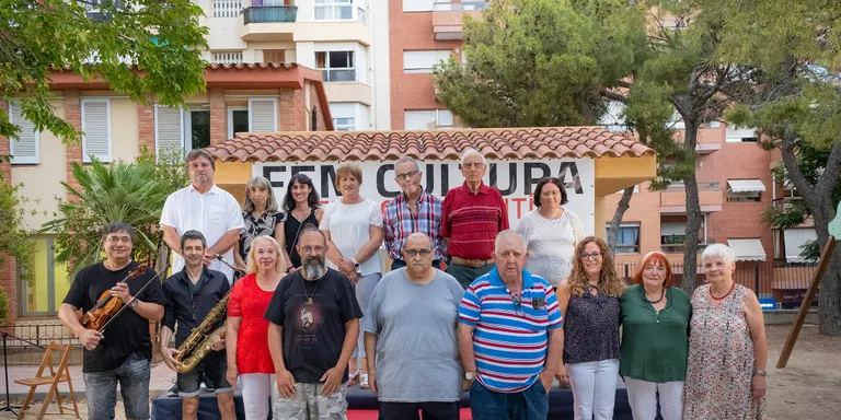 El cicle “Fem Estiu, Fem Constantí” posa el punt final amb el recital poètic de l’Associació Literària
