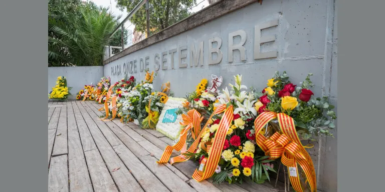 Caldes escenifica la diversitat de sensibilitats dins de l'independentisme en la celebració de la Diada