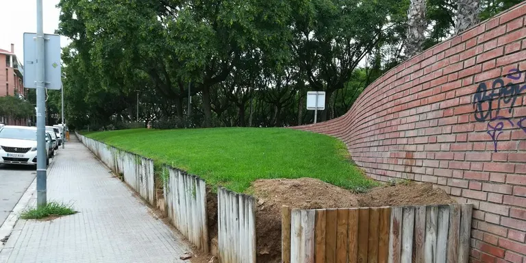 Comença la substitució del tancat de fusta del passeig Sant Joan de Mar