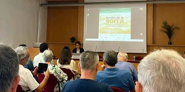 Roda de Berà assisteix a la Jornada Bioeconomic de Sitges per debatre sobre la sostenibilitat de les platges