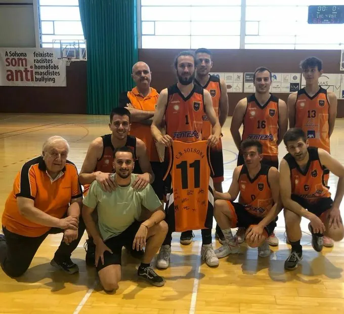 El primer equip del CB Solsona guanya en el comiat del seu capità, Joan Padró