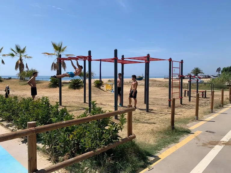 Pineda compta amb un nou parc esportiu de calistènia