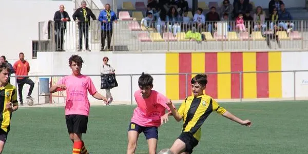 L’Infantil ‘A’ del CE Altafulla estrena la condició de campió amb una nova victòria davant el Marc Bartra ‘B’ (3-0)