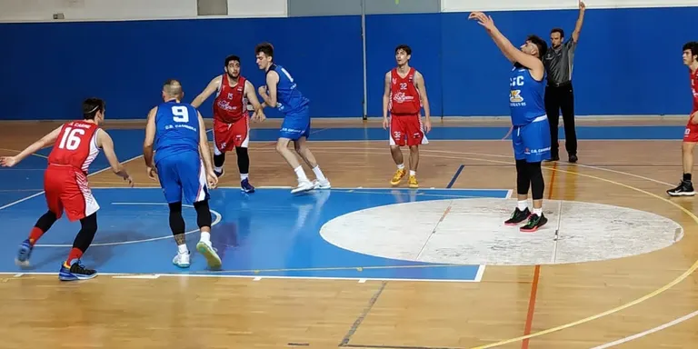 Gran victòria del CB Cambrils davant El Carme Bàsquet