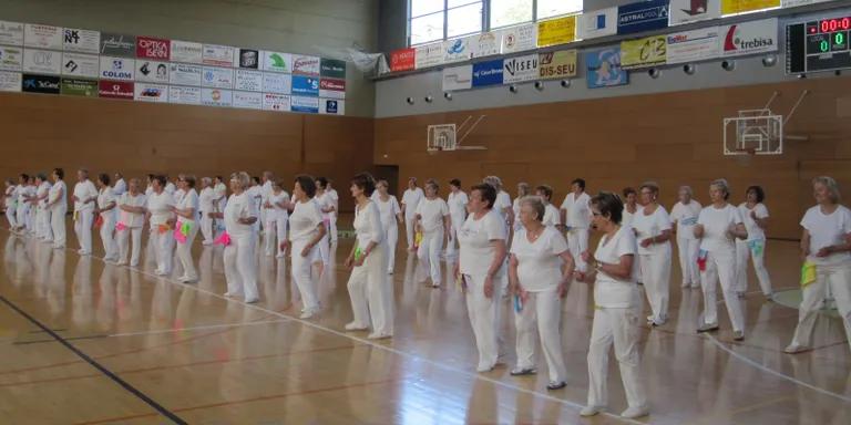 Més de 150 padrins i padrines participen en la tercera diada esportiva de la gent gran