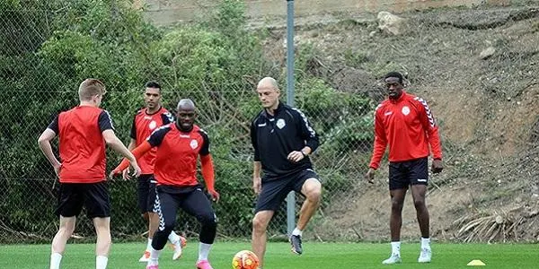 El Nàstic participa en la celebració del centenari del CF Amposta