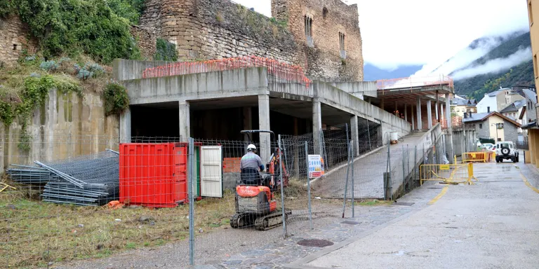 Primera fase de les obres per construir una nova biblioteca a Sort