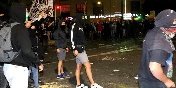 Càrregues policials i aldarulls en la concentració convocada per l'ANC i Òmnium a Tarragona