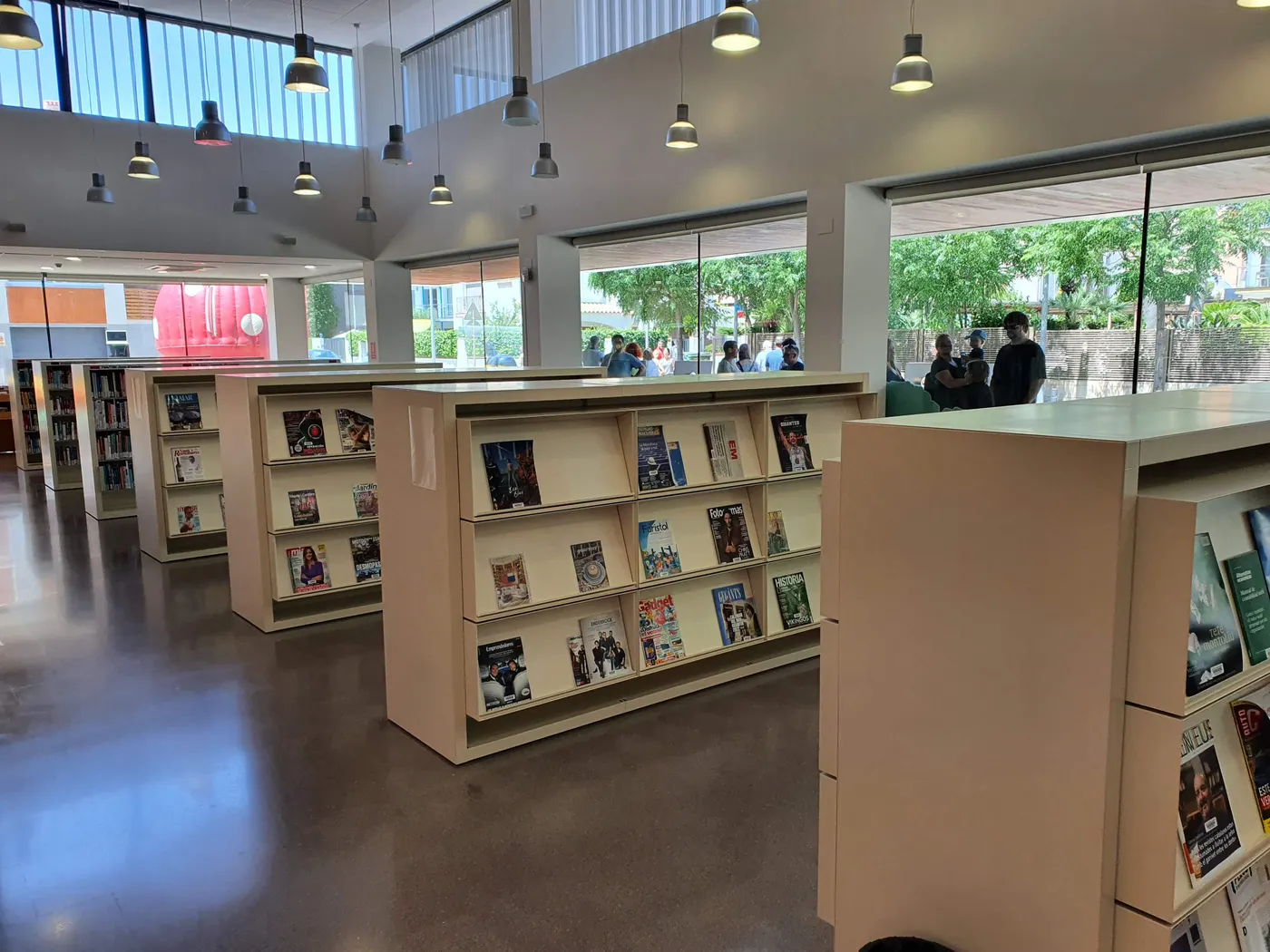 La Biblioteca Serra i Moret recupera les xifres d'usuaris prèvies a la pandèmia