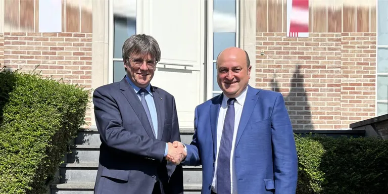 Puigdemont i Ortuzar es reuneixen a Waterloo per analitzar el panorama polític a l'Estat