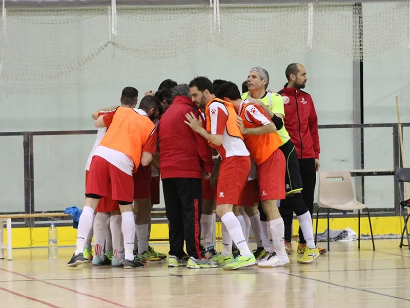 Toca fer pinya amb el masculí de l'Esportiu per salvar la categoria / Arxiu