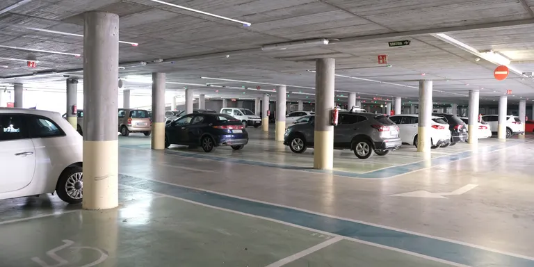 L’aparcament soterrat de la plaça de l’Ajuntament redueix els preus i ofereix nous descomptes