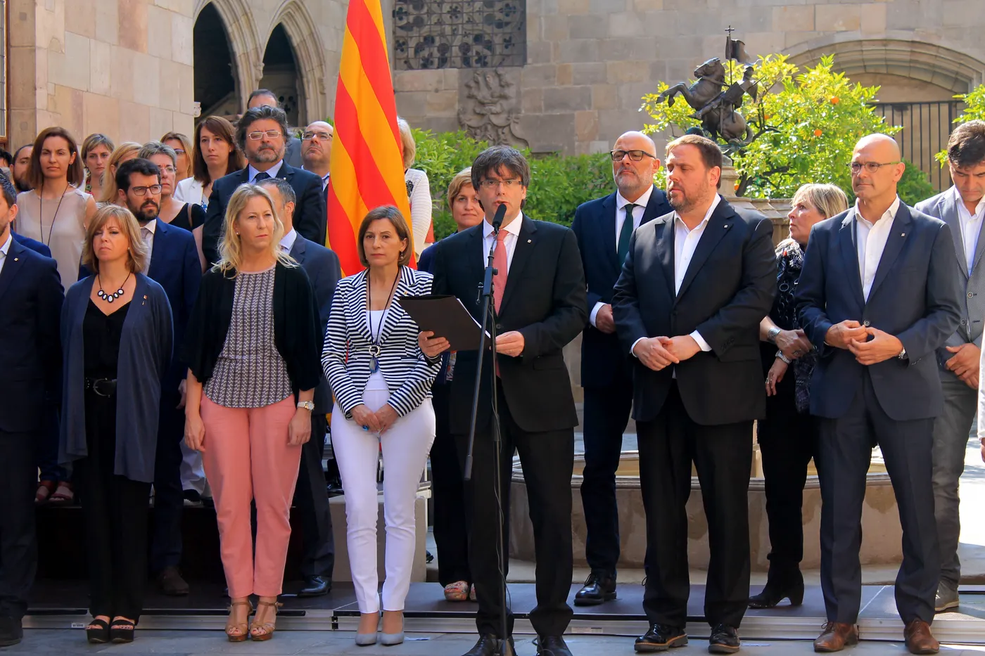 “Parlant de tot” entrevista als grups polítics sobre la convocatòria del referèndum